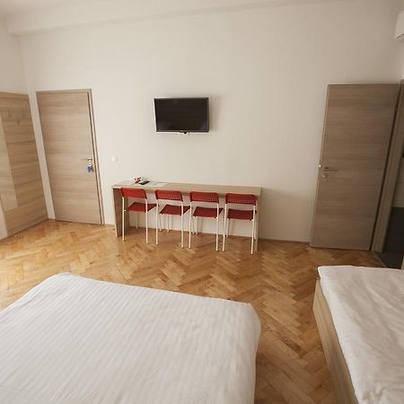 Sweet Dreams Rooms And Apartments Postojna Ngoại thất bức ảnh