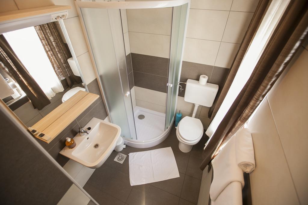 Sweet Dreams Rooms And Apartments Postojna Ngoại thất bức ảnh
