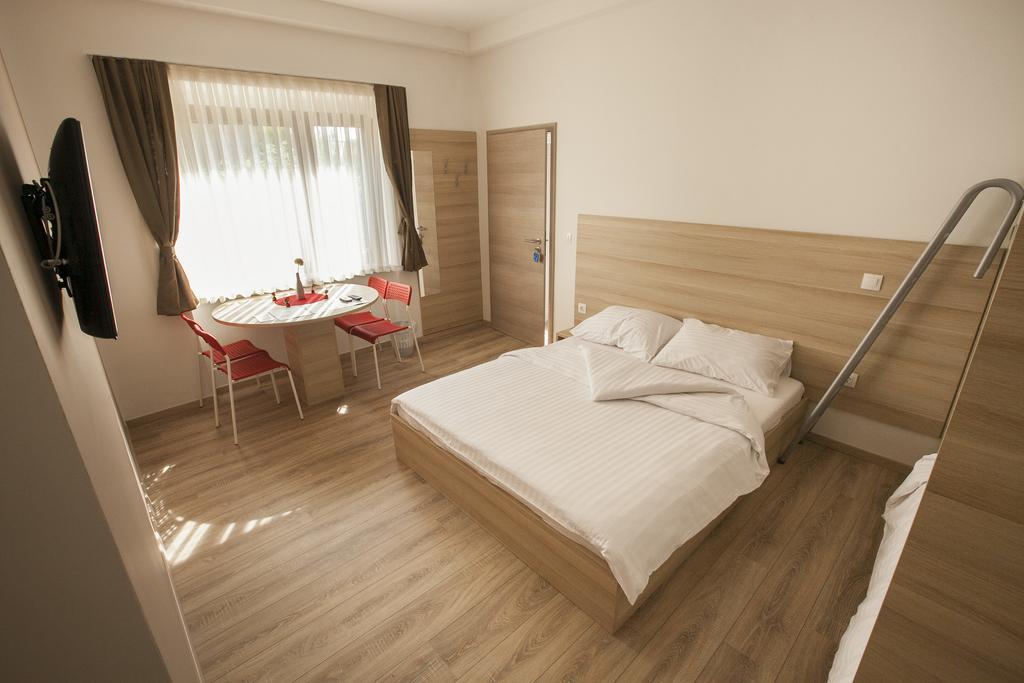 Sweet Dreams Rooms And Apartments Postojna Ngoại thất bức ảnh
