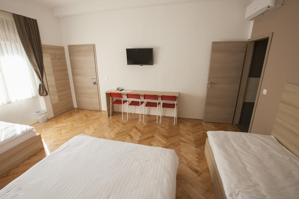Sweet Dreams Rooms And Apartments Postojna Ngoại thất bức ảnh